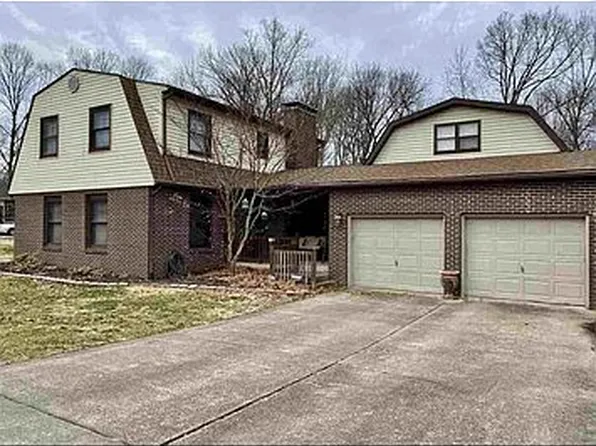 8646 N Whispering Woods Pl W, West Terre Haute, IN 47885