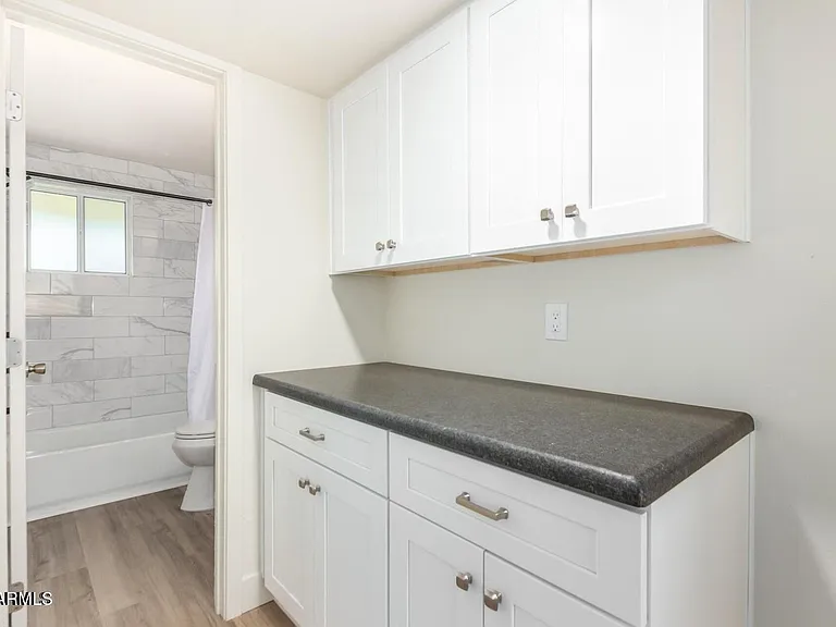 6043 W Laurie Ln #4 — Photo 8