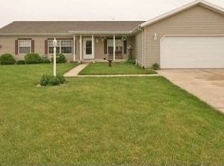 408 S Calhoun St, Tolono, IL 61880