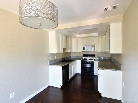 2nd image of 2035 Abrazo Dr #43