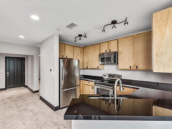 2nd image of 500 Throckmorton St APT 1008