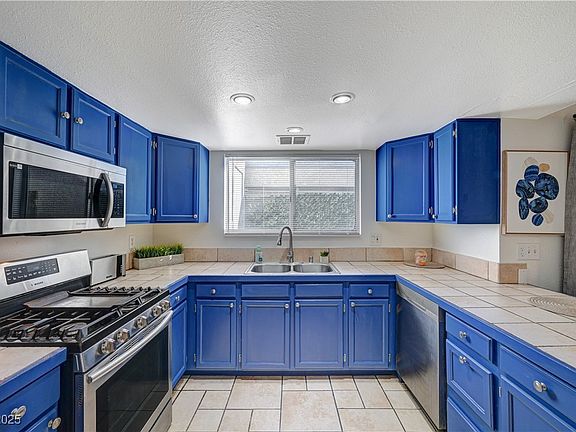 5th image of 5383 Mountain Vista St Unit 18