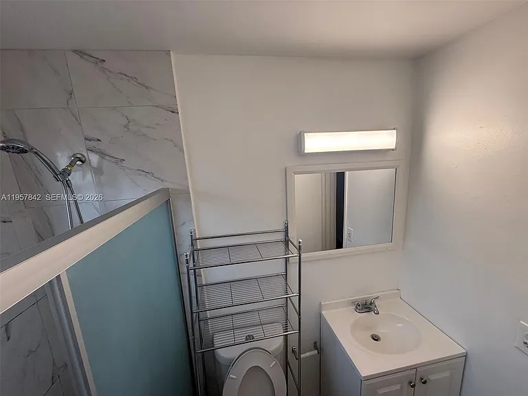 34 SW 5th St #2 — Photo 10