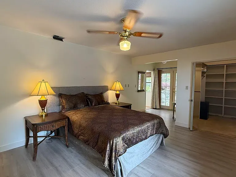3863 Marine Dr — Photo 9