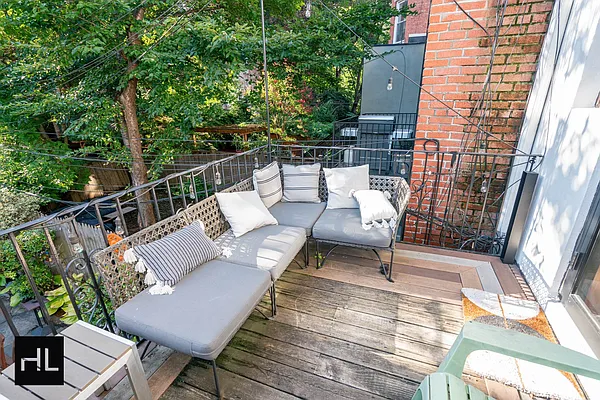 Rented by Highline Residential | media 41