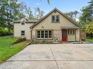 4307 W Grace AVENUE, Mequon, WI 53092