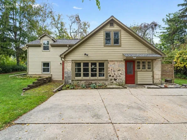 4307 W Grace AVENUE, Mequon, WI 53092