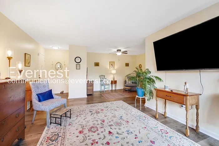 2 bed, 2.0 bath, 1351 sqft, $2,195 — Photo 3