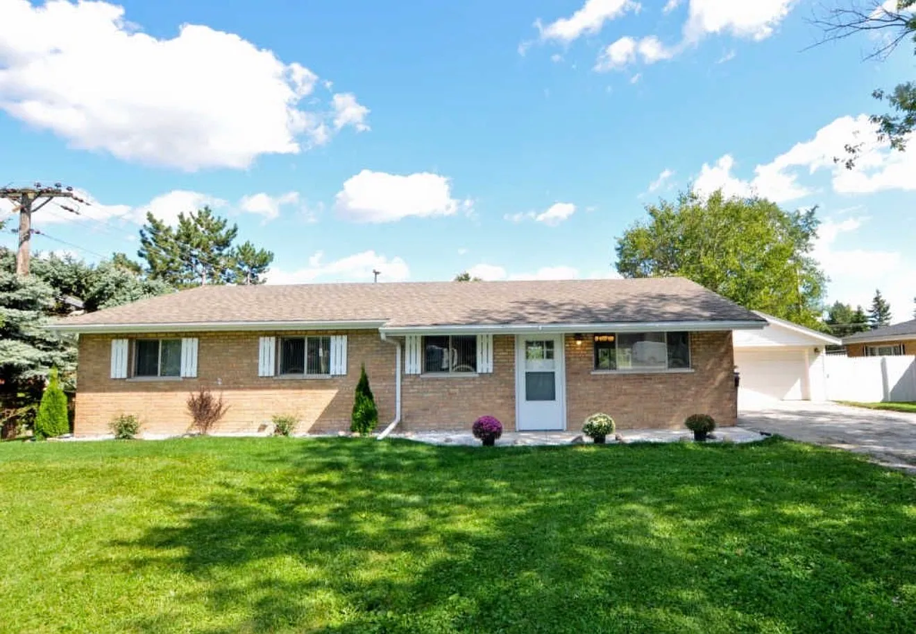 3 bed, 1400 sqft, $2,800 — Photo 1