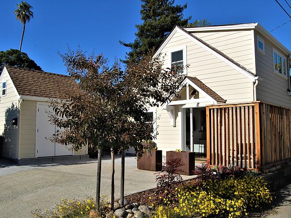 3rd image of 211 Hammond Ave