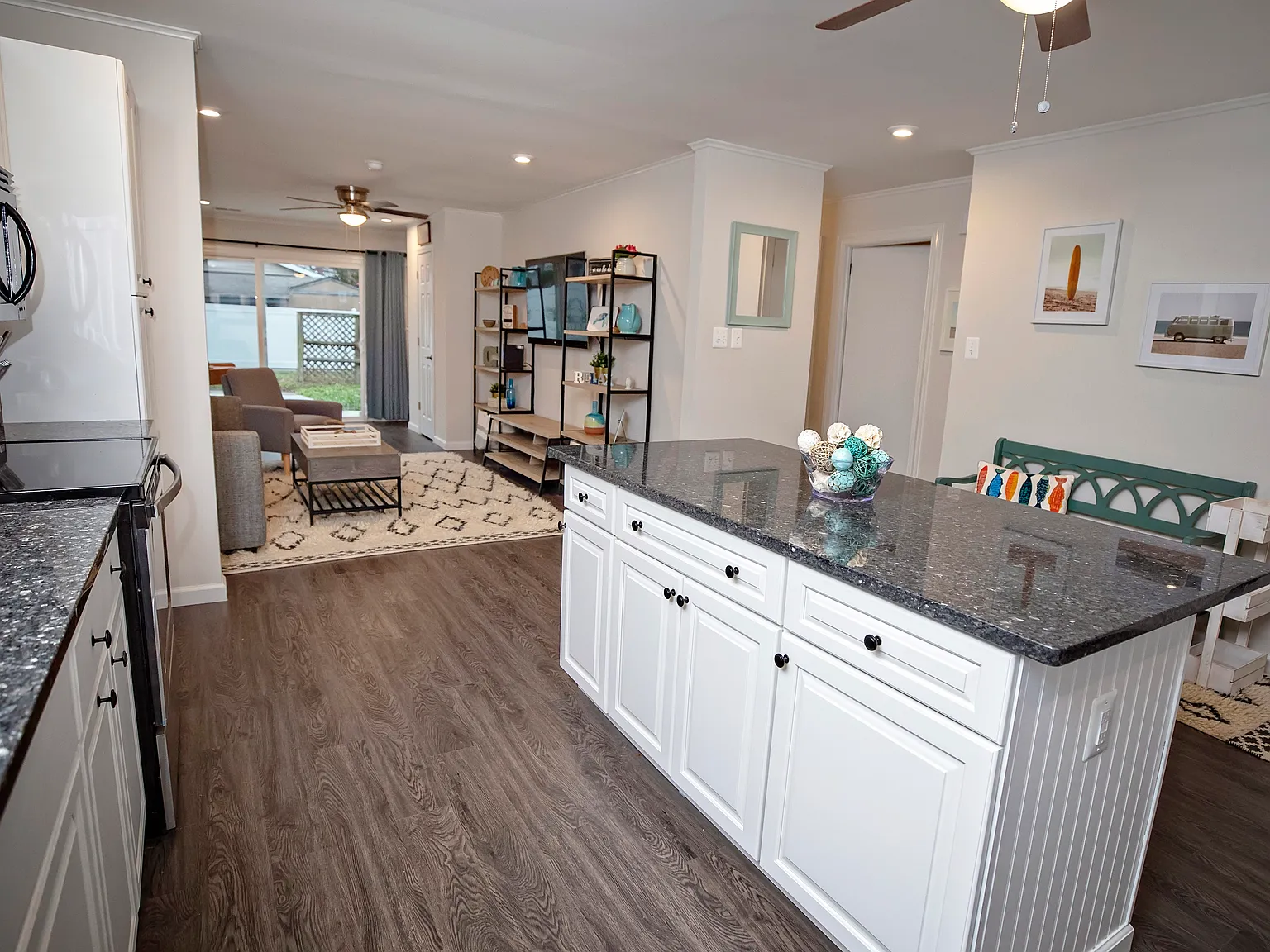 3 bed, 1212 sqft, $2,675 — Photo 3