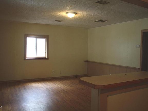 4th image of Pierce Ave