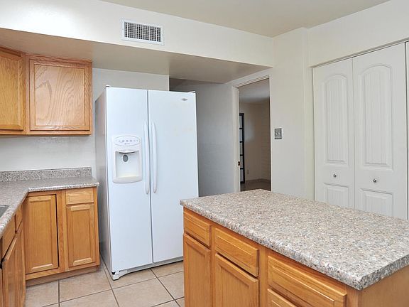5th image of 619 W Calle Siglo