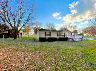 1050 Parkers Chapel Rd, Portland, TN 37148