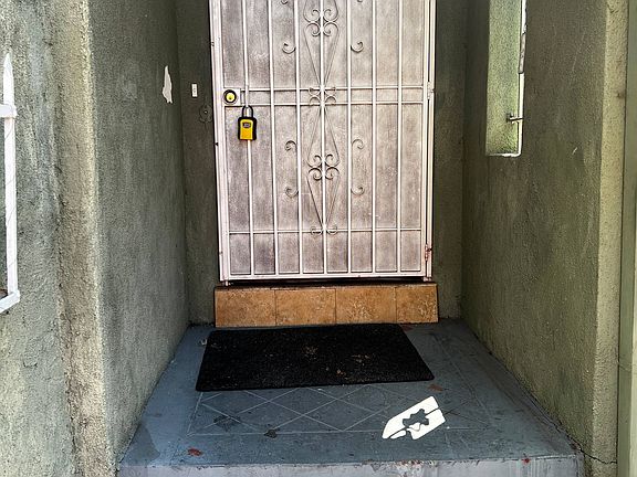 3rd image of 220 N Edgemont St