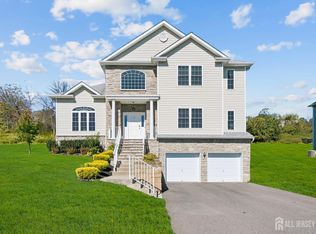 16 Jacob Way, Phillipsburg, NJ 08865