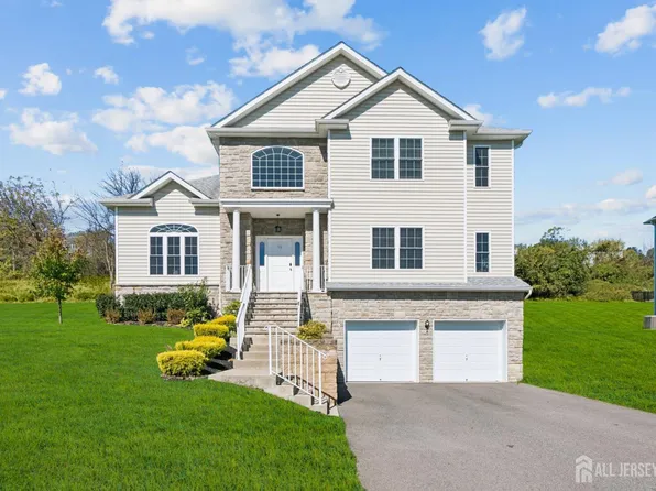 16 Jacob Way, Phillipsburg, NJ 08865