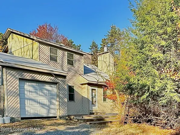 405 Skyline Dr, Blakeslee, PA 18610