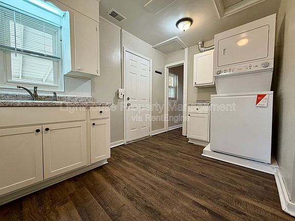 3rd image of 2449 Hillside Dr NW