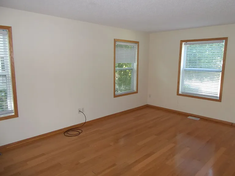 1020 Stinson St — Photo 13