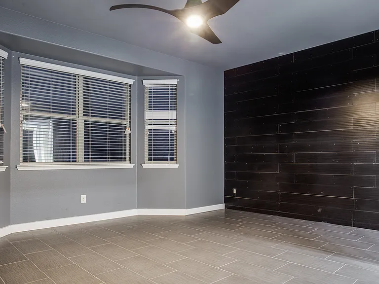 1713 Lake Pine Dr — Photo 2