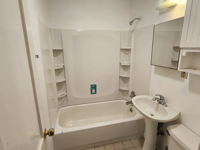 726 Grove St — Photo 5
