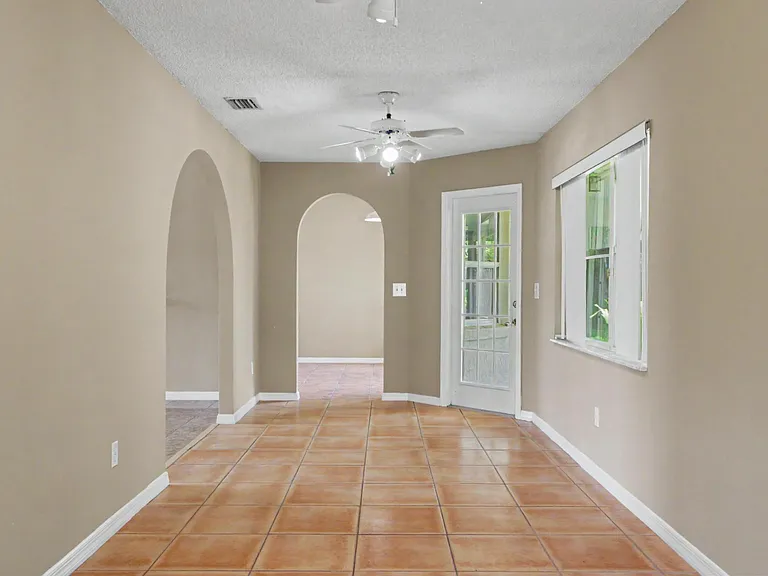 4 Foxhall Ct — Photo 34