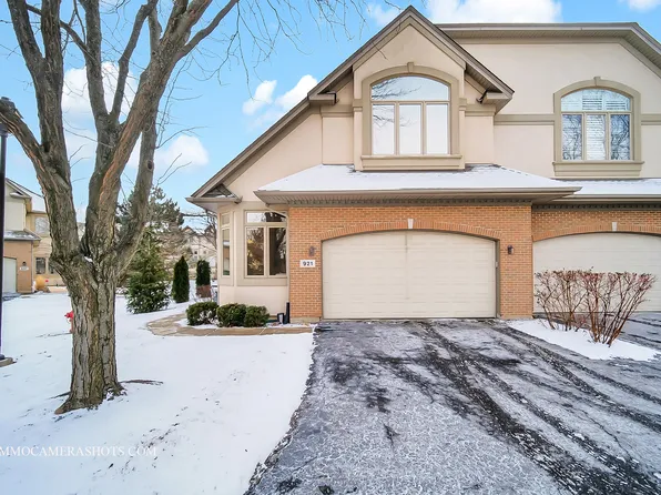 921 W Chesterfield Ct, Palatine, IL 60067