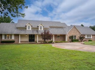2108 Woodhill Rd, Edmond, OK 73025