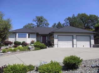 107 Shoemaker Way, Grants Pass, OR 97527