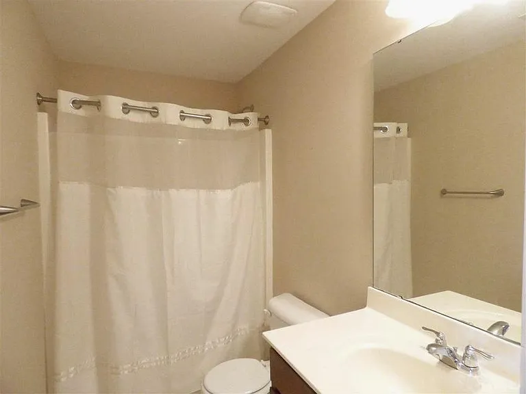 1622 Holly Grove Way — Photo 9
