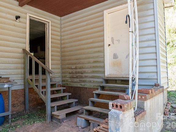 5th image of 2687 Indian Grave Rd