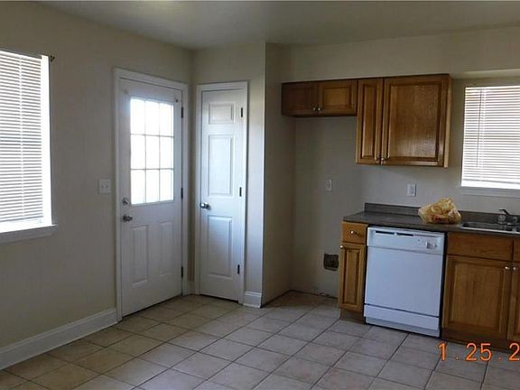 3rd image of 3411 Shangri La Dr