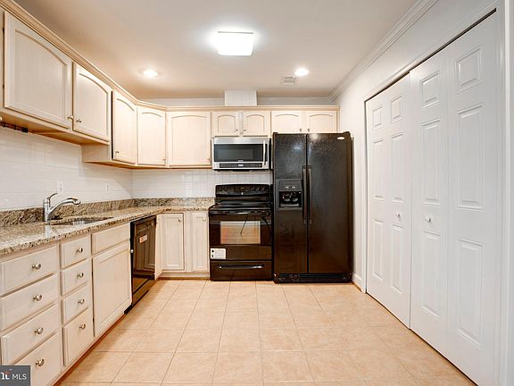 5th image of 1664 Westwind Way #151