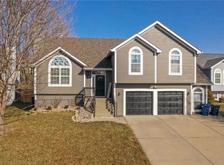 13207 Jims Ct, Smithville, MO 64089