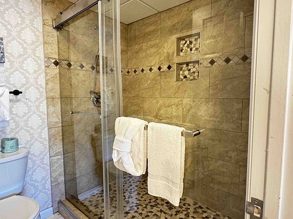 4th image of 3215 River Rd N #307