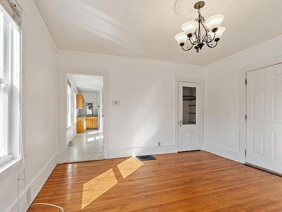 5th image of 372 Cabot St #1