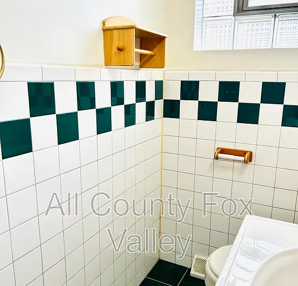 14518 S Hoxie Ave — Photo 9
