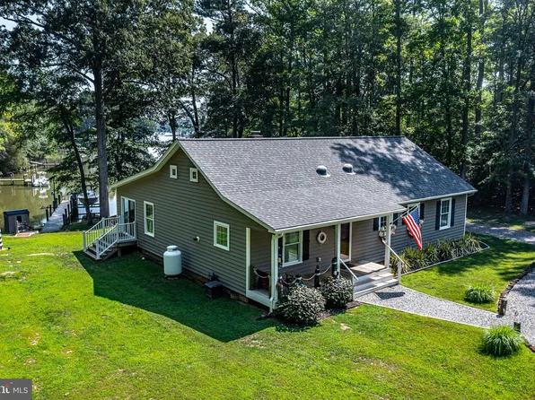 205 Trumps Ct, Reedville, VA 22539
