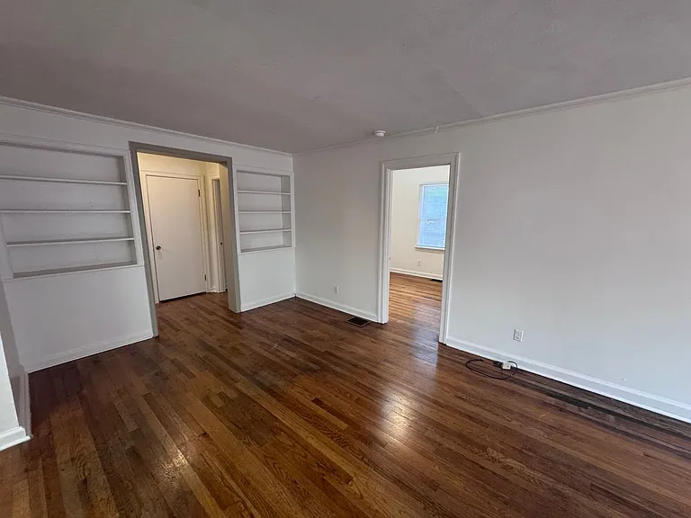 2123 Madison St — Photo 11