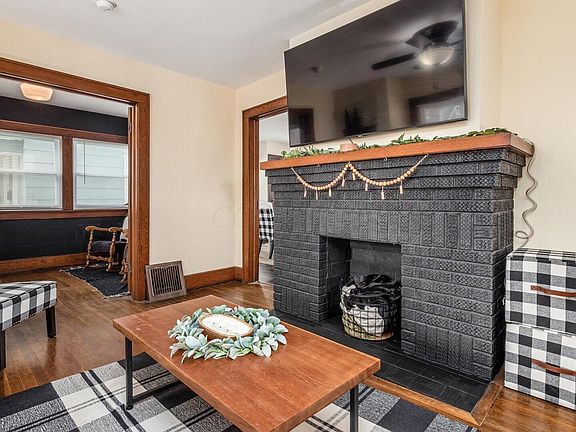 5th image of 442 Cedarcrest Ave