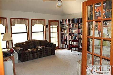 3rd image of 3257 Woodlake Dr