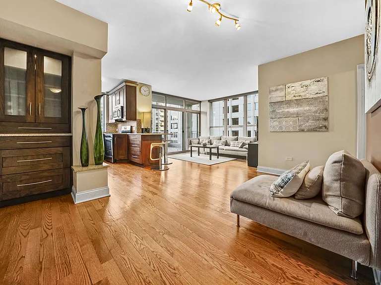 625 N Dearborn St #960 — Photo 2