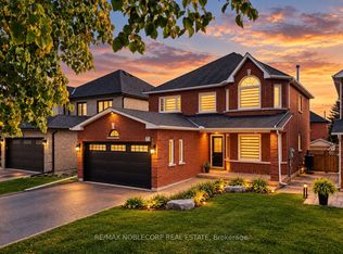 71 Castlepoint Dr, Vaughan, ON L4H 1B8