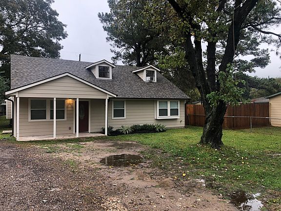 From street to front of home