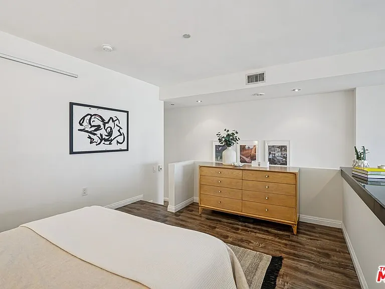 1100 Wilshire Blvd #2209 — Photo 27