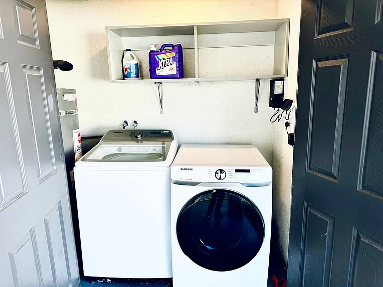 Gillespie Dr — Photo 19