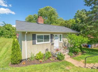 101 Temple Rd, Oak Ridge, TN 37830