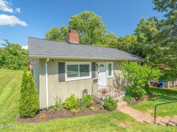 101 Temple Rd, Oak Ridge, TN 37830