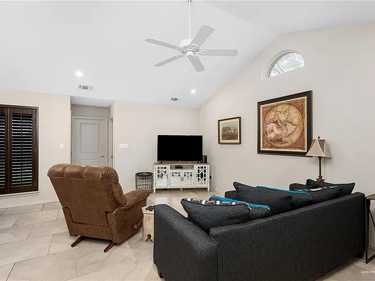 1515 N Jackson Rd — Photo 4
